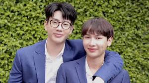 7 Inspirasi Outfit Formal Ala Off Jumpol, Simpel Tapi Bikin Aura Makin Dewasa