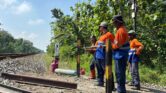 KAI Daop 4 Semarang Tutup Perlintasan Liar, Demi Cegah Kecelakaan di Jalur Kereta KAI Daop 4 Semarang Tutup Perlintasan Liar, Demi Cegah Kecelakaan di Jalur Kereta