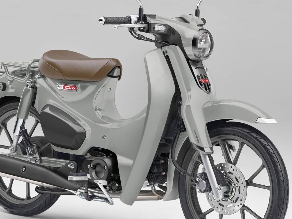 Honda Super Cub C125 2026 Datang Lagi, Motor Klasik Ini Tetap Irit dan Makin Elegan