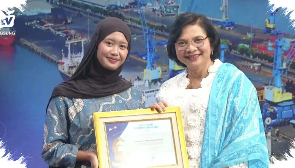 Satu-Satunya Mahasiswa Di Panggung East Java Maritime Awards 2026, Inovasi FPK UNAIR Curi Perhatian