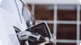 Cas Mobil Listrik Semalaman Ternyata Aman, Malah Bisa Lebih Awetkan Baterai Cas Mobil Listrik Semalaman Ternyata Aman, Malah Bisa Lebih Awetkan Baterai