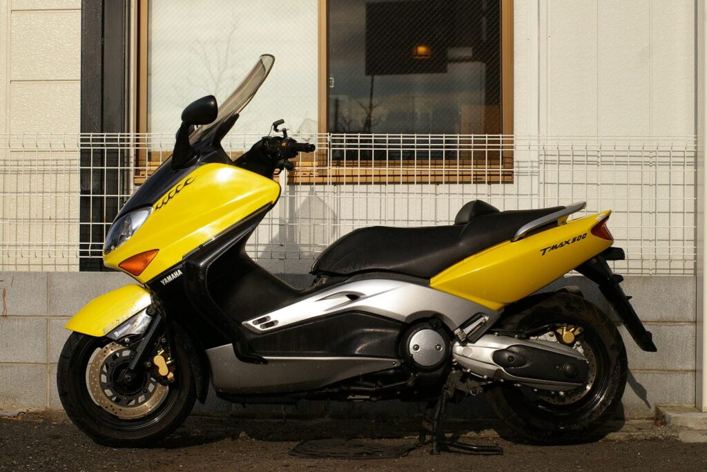 Yamaha TMAX Terasa Seperti Moge, Tapi Harga Tingginya Bisa Jadi Pertimbangan Besar