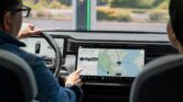 Rivian Yakin Pengguna Tak Butuh Android Auto Lagi, AI di Mobilnya Disebut Lebih Masuk Akal Rivian Yakin Pengguna Tak Butuh Android Auto Lagi, AI di Mobilnya Disebut Lebih Masuk Akal