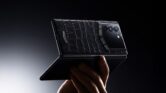 Vertu Alphafold Terlihat Mewah, Tapi Justru Menegaskan Ponsel Mewah Masih Hidup di Masa Lalu