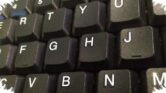 Puluhan Karyawan Bank Pakai Keyboard Palsu, Langsung Dipecat Tanpa Ampun