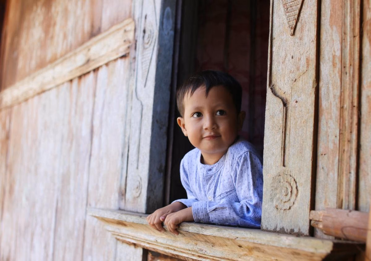 5 Cara Biar Anak Tetap Tenang Saat Menginap Di Rumah Tanpa AC, Tanpa Drama Gerah