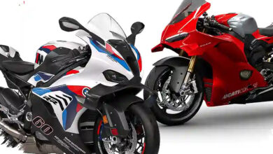 BMW M 1000 RR Lawan Ducati Panigale V4 R, Mana yang Lebih Brutal di Jalan Raya?