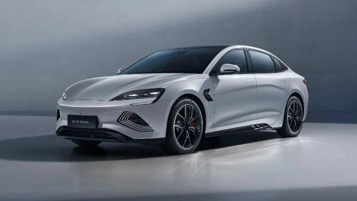 BYD Seal 2026 Patahkan Stigma Sedan Fastback, Baris Kedua Kini Lega untuk Tiga Dewasa