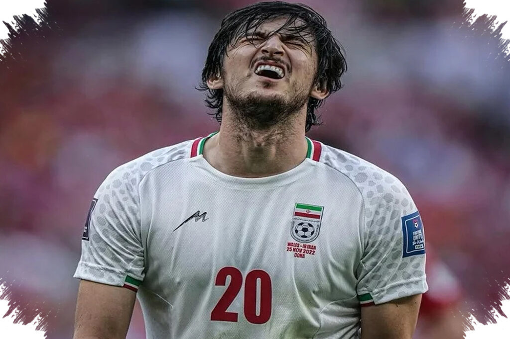 Foto Salaman yang Berujung Sanksi, Azmoun Dicoret dari Skuad Iran Piala Dunia