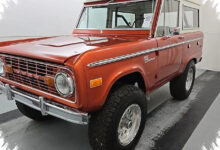 Bronco 1974 Ini Masih Asli Dan Siap Diburu, Paduan Warna Dan Stance-Nya Sulit Ditolak