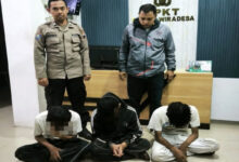 Tiga Remaja Bersenjata Tajam Digelandang Warga, Rencana Tawuran Di Pekalongan Terbongkar