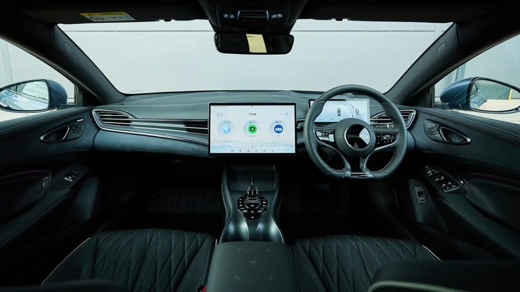 Mata Tetap di Jalan, Widescreen HUD BYD Seal 2026 Ubah Cara Pengemudi Membaca Info