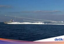 Iran Luncurkan Rudal-Drone Ke Kapal Perang AS Di Laut Oman, Kapal Perusak Mundur?
