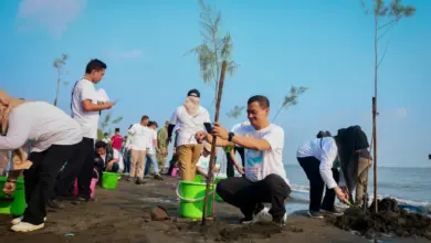 Dari Pantai Tirang, Ahmad Luthfi Pimpin Mageri Segoro untuk Menahan Abrasi Pesisir Jateng