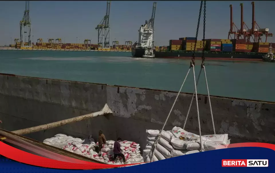 AS Buka Jalan 36 Kapal Bantuan di Selat Hormuz, Ketegangan Teluk Tetap Menggantung