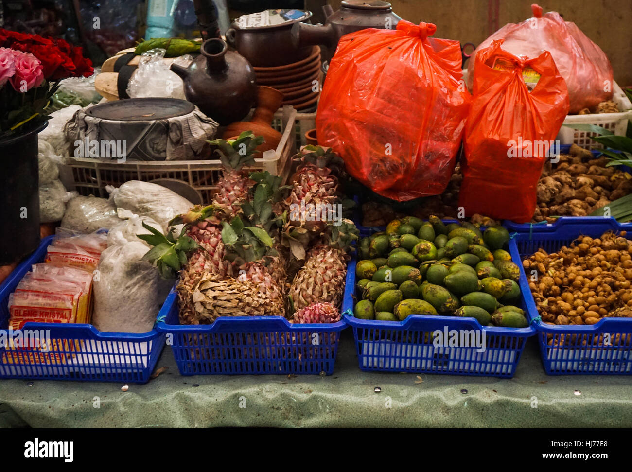 Pasar Minggu Tak Pernah Tidur, Denyut Jual Beli 24 Jam yang Menghidupi Ribuan Warga