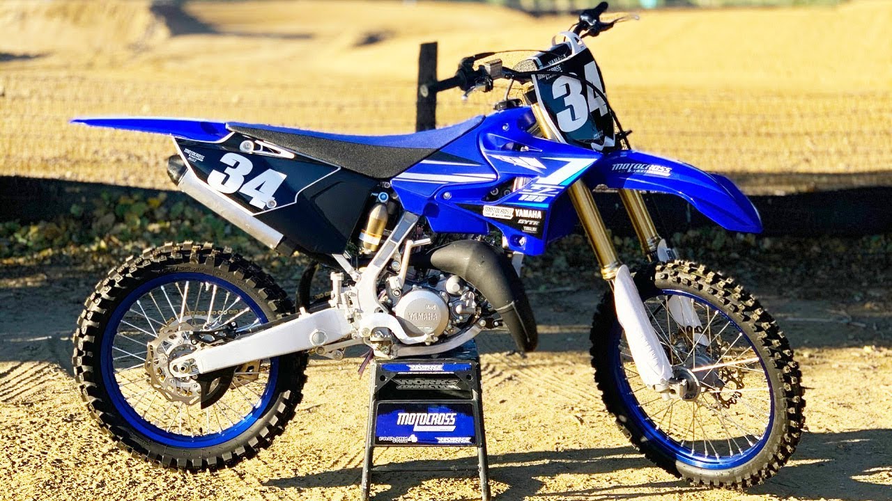 Yamaha YZ125 Belum Kehilangan Taring, Bobot Ringan dan Mesin 2 Tak Masih Terasa Brutal