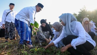 Wagub Jateng Ajak Santri Tanam Mangrove, Upaya Lawan Abrasi dan Bangun Kesadaran Ekologis