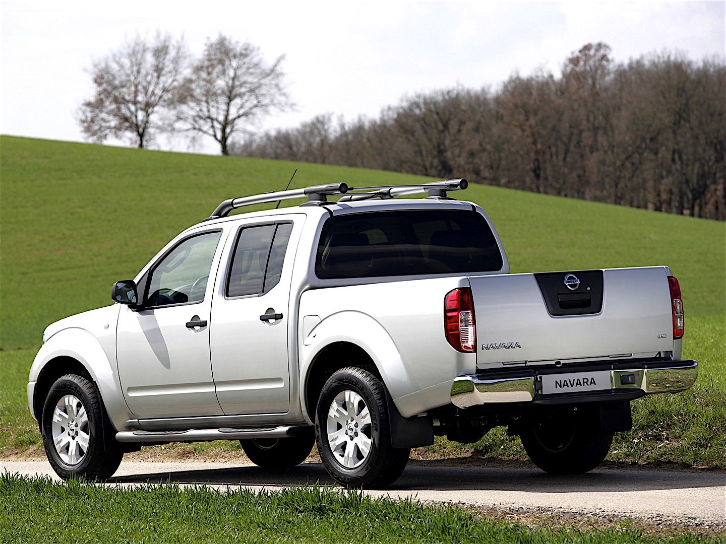 Nissan Navara Tampil Beda, Double Cabin yang Nyamannya Sudah Mendekati SUV
