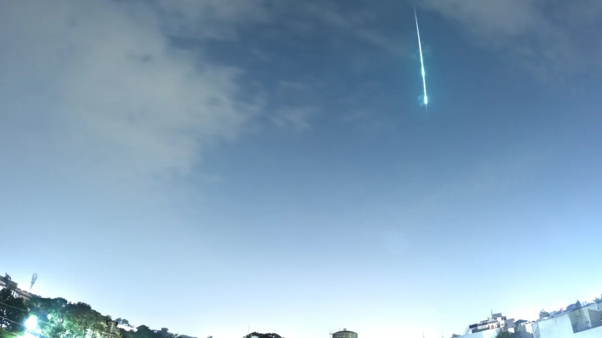 Arietids, Hujan Meteor Siang Hari Yang Paling Aktif Tapi Hampir Tak Terlihat