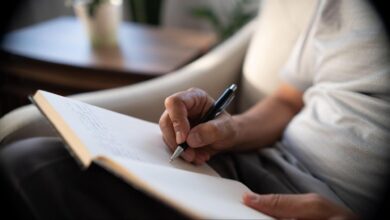 Journaling Terasa Melegakan Bukan Karena Rapi, Ini Alasan Emosionalnya
