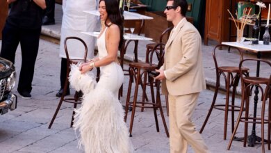Dua Lipa Rayakan Pernikahan Di Italia, Gaun Bottega Veneta-Nya Langsung Curi Sorotan