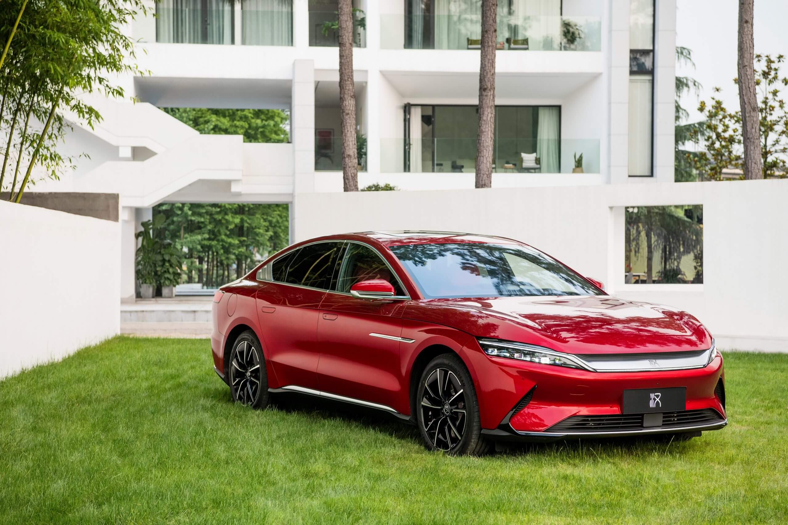 BYD Lempar Penamaan Sedan Mewah ke Warganet, Great Han Melaju Jauh di Polling