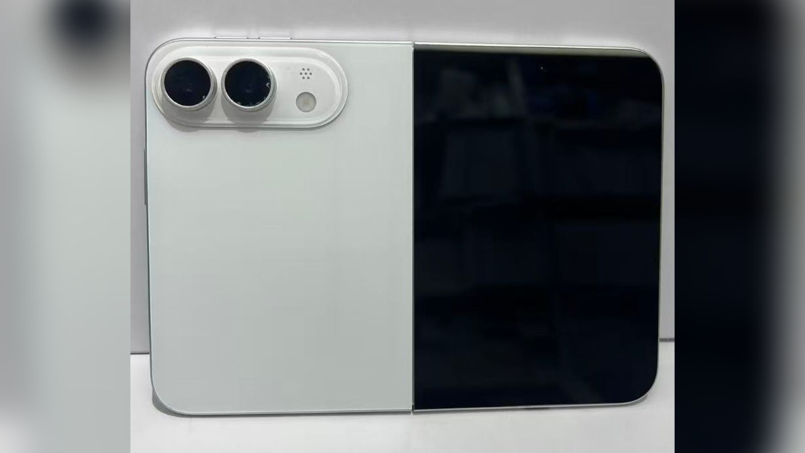 Bocoran Dummy iPhone Fold Tunjukkan Kamera Horizontal Dan Touch ID, Begini Bentuknya