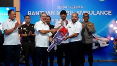 Toyota Serahkan Tiga Kijang Innova Ambulans ke Aceh Tamiang, Perkuat Layanan Pascabencana