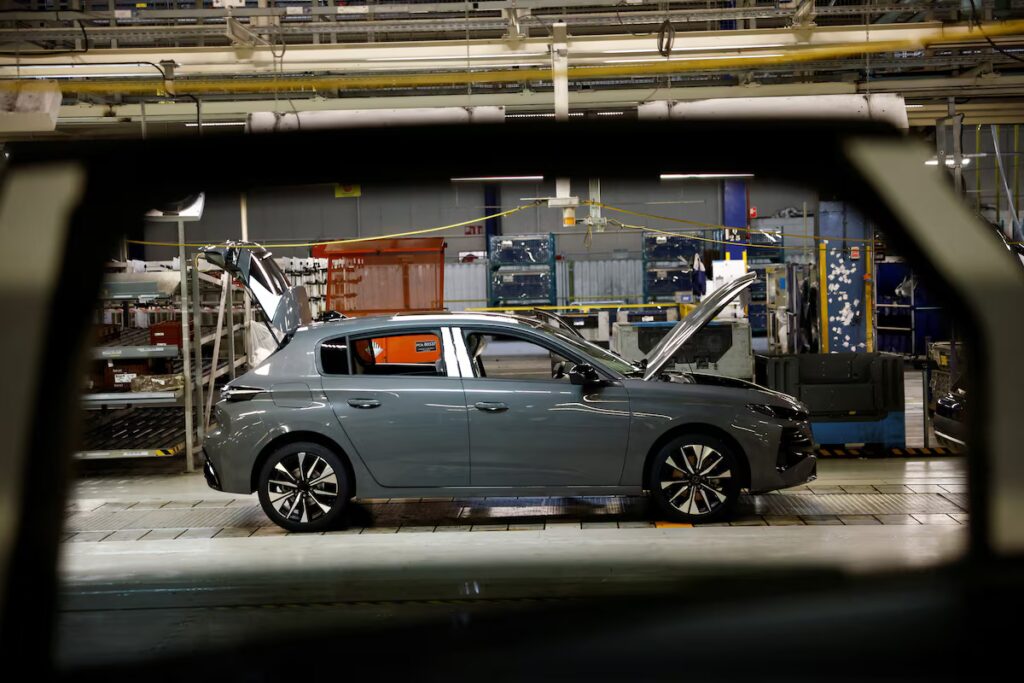 Stellantis Gelontorkan Rp21 Triliun, Peugeot Siapkan Tiga Model Baru Listrik dan Hybrid di Prancis