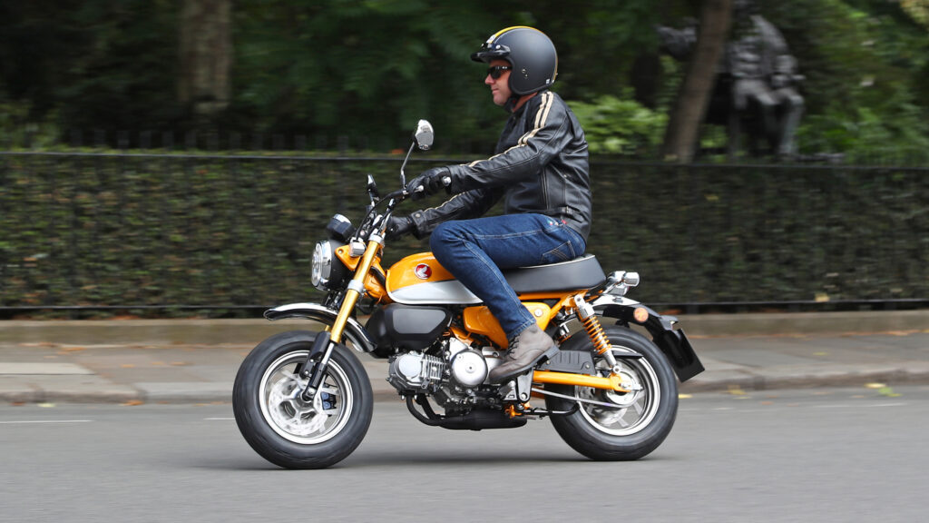 Honda Monkey Bekas Nyaris Tak Susut Harga, Tapi Siapkah Anda Hidup Dengan Jok Tunggal Dan Kopling Manual?
