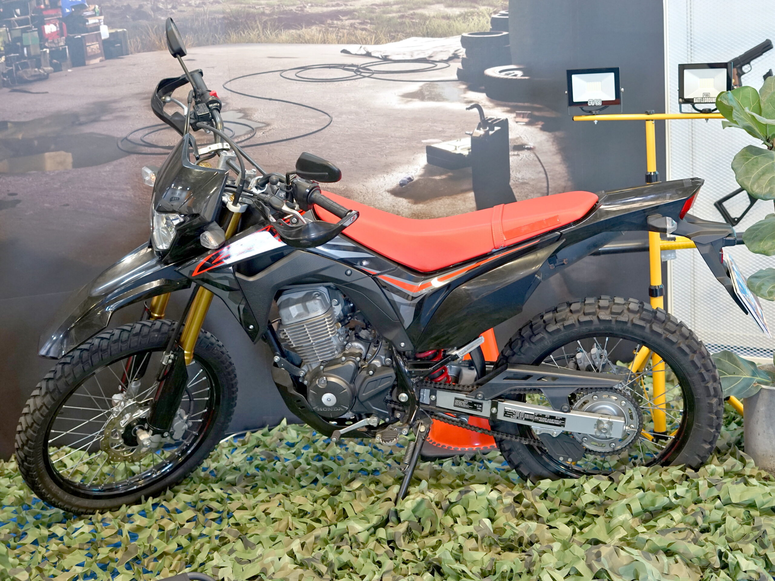 Honda CRF 150L April 2026 Masih Sulit Digoyang, Harga Naik Tak Lunturkan Pesonanya