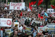 Resor Mewah Terkait Trump Memicu Amarah Albania, Protes Korupsi dan Penjualan Tanah Mencuat