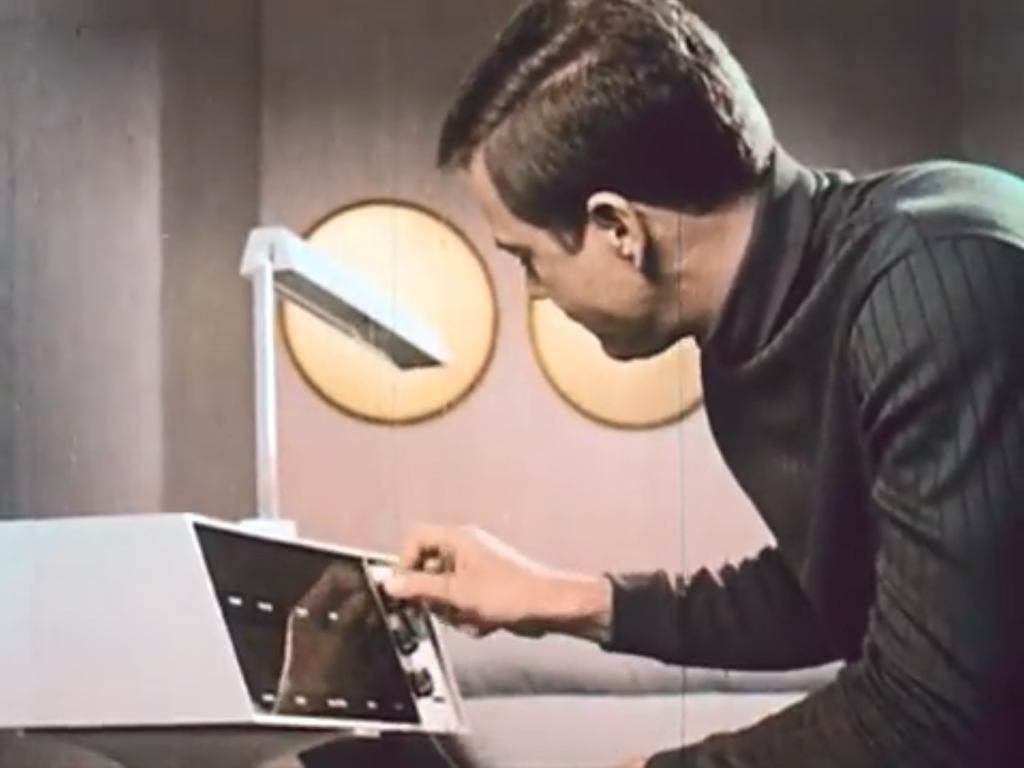 5 Gadget Visioner Era 60-An Yang Diam-Diam Memprediksi Masa Depan