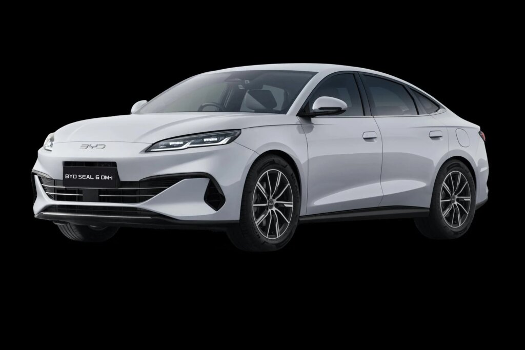 BYD Seal 2026 Bisa Jadi Genset Senyap, Fitur V2L 3,3 kW Ini Mengubah Cara Anda Pakai Mobil
