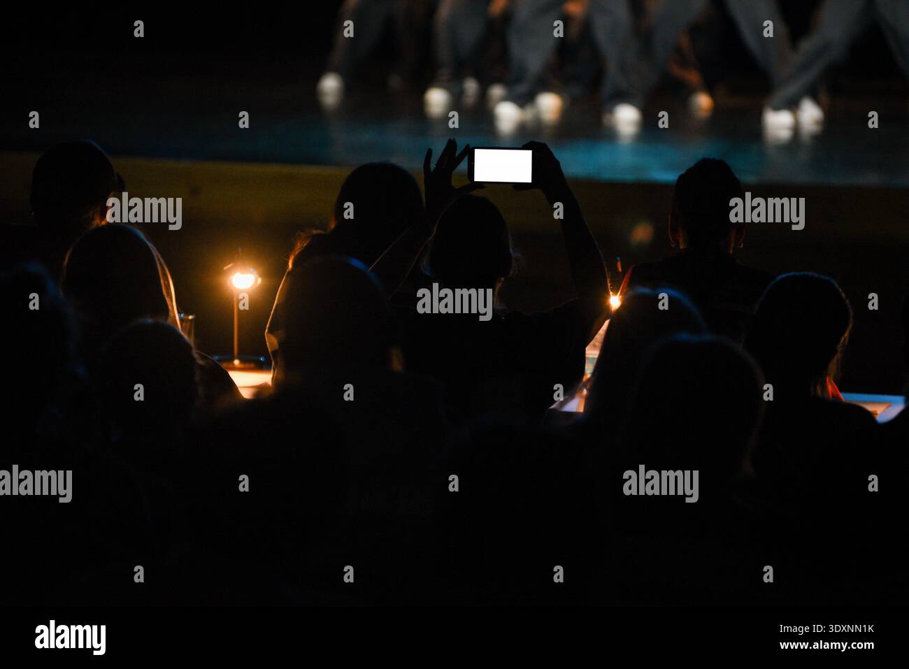 4 HP Kamera Low Light Terbaik 2026, Hasil Fancam Konser Makin Jernih Tanpa Harus Beli Flagship