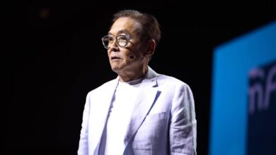 Robert Kiyosaki Kirim Pesan Tajam ke “Cockroaches”, Sindir Sistem Yang Gagal Pada Generasi Muda