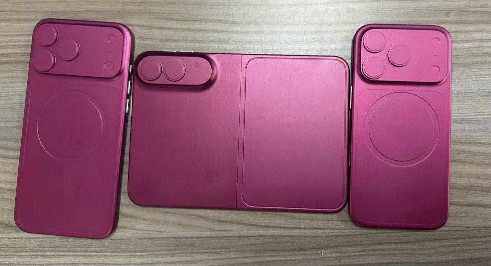 Bocoran Dummy iPhone Fold Muncul, Layar Raksasa dan Kamera Ganda Apple Akhirnya Terlihat