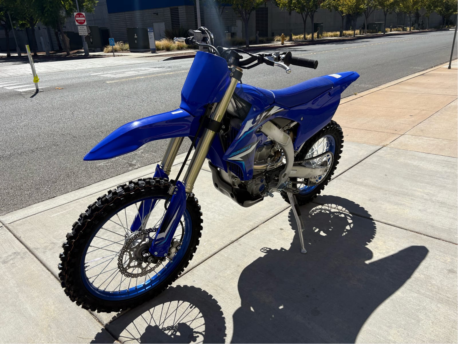 Yamaha YZ250FX Dibuat untuk Jalur Brutal, Kendali Tetap Tenang Saat Medan Mengganas
