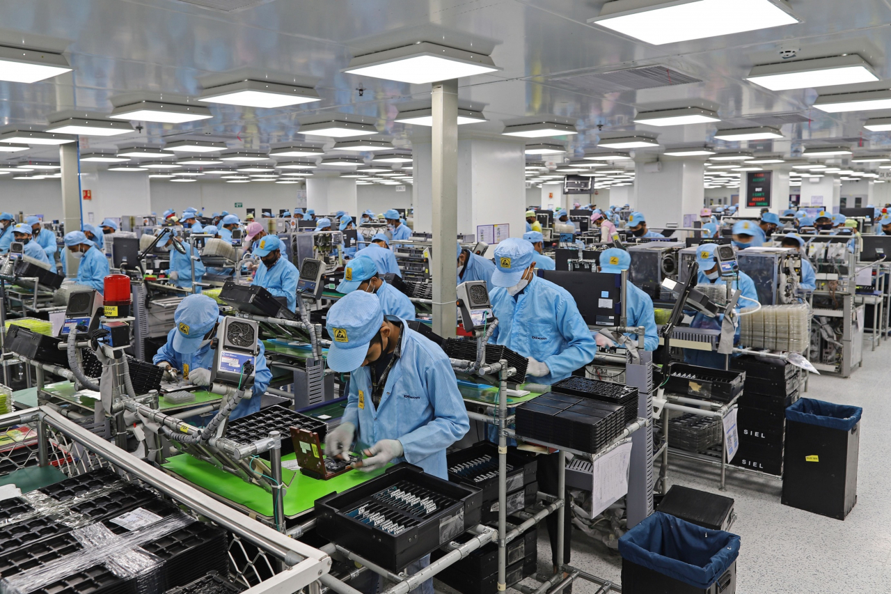 Samsung Paling Ngebut Produksi HP, Industri Malah Dibayangi Penurunan Tajam 2026