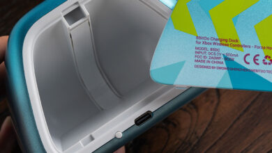 8BitDo Bawa Dock Xbox Bertema Forza, Sekaligus Kasih Baterai Cadangan Gratis