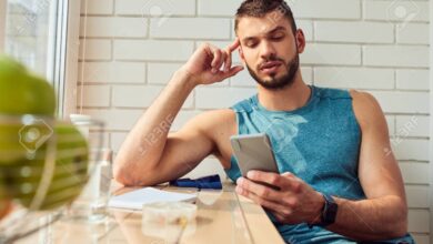 Smartphone Diduga Ikut Turunkan Angka Kelahiran, Studi Ini Ungkap Alasannya