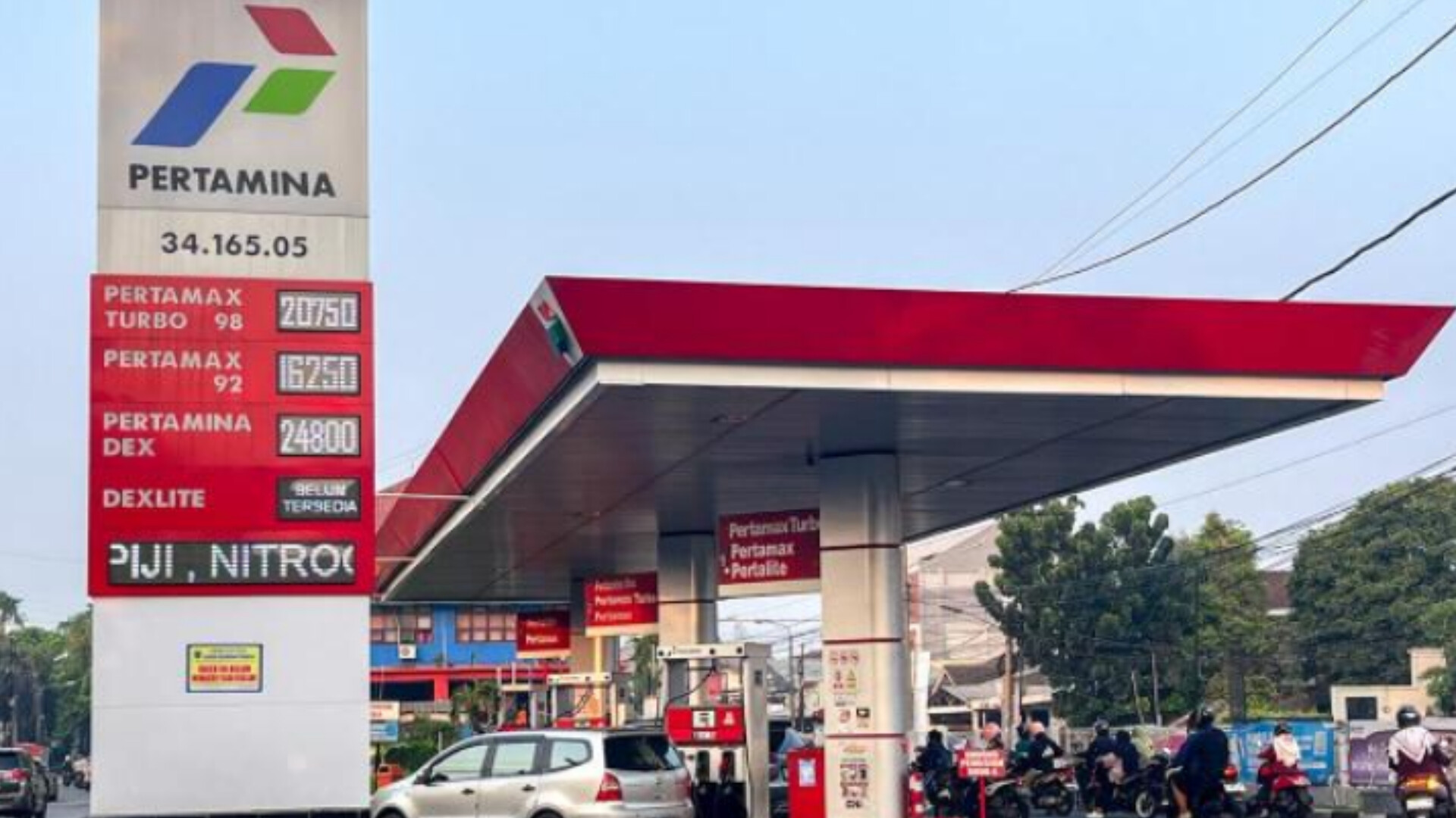 Pertamax Melonjak 32 Persen, Pemilik Mobil Menengah Mulai Terancam Turun Kelas Ke Pertalite