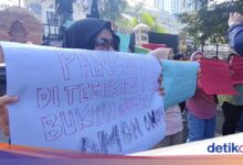 Ibu-Ibu Geruduk DPRD Jabar, Protes Sistem PCMB yang Dinilai Membingungkan Orang Tua