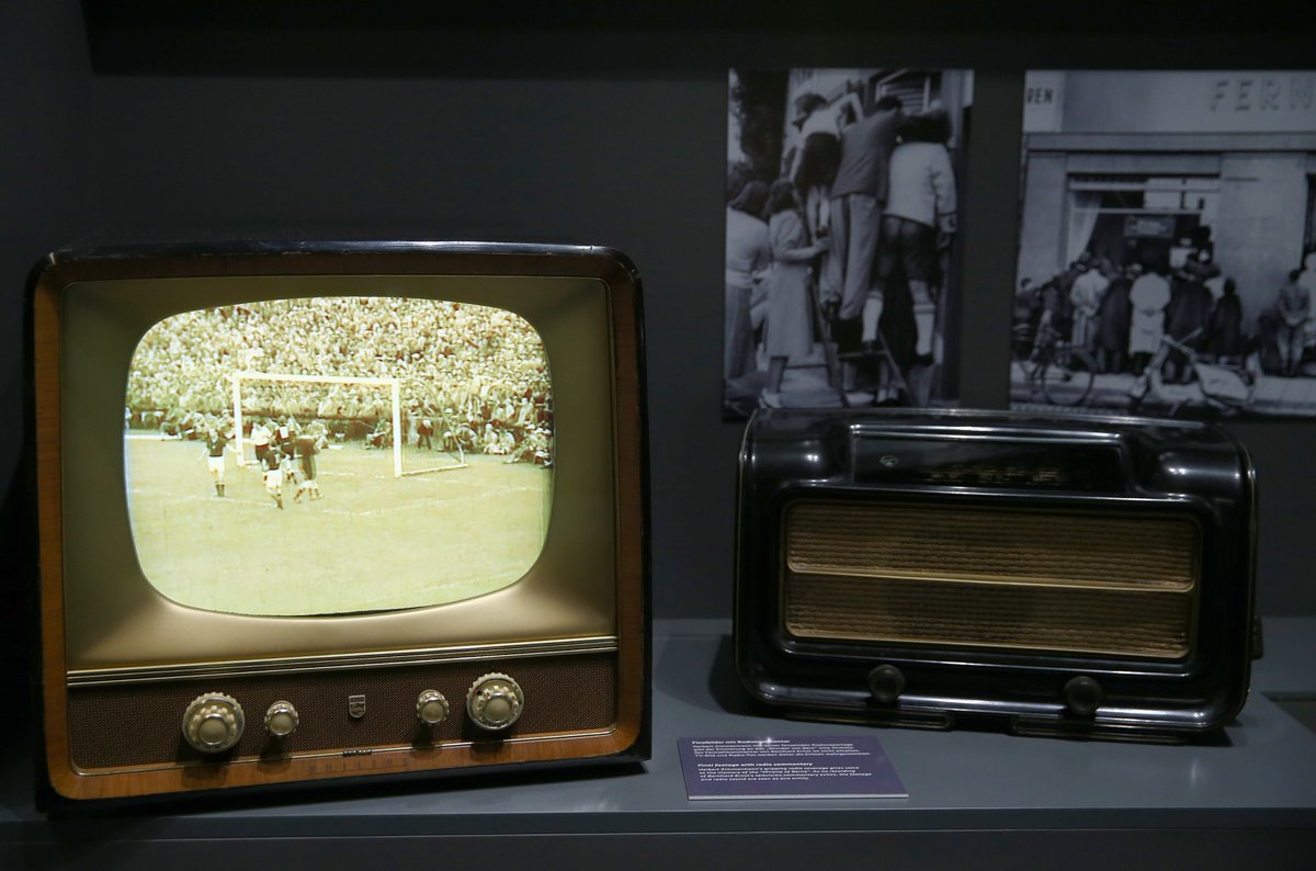 Piala Dunia Pertama Di TV Ternyata Baru 1954, Begini Awal Siaran Sepak Bola Global