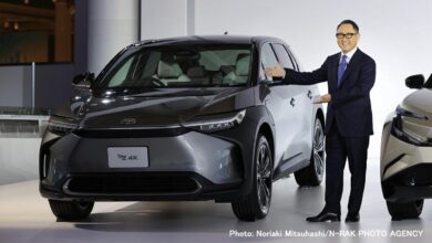 Akio Toyoda Khawatir Dunia Akan Didominasi Mobil Listrik, Toyota Tetap Beda Jalur