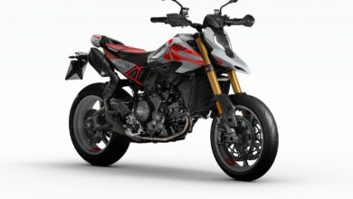 Ducati Hypermotard V2 SP vs Kawasaki Z900 SE ABS, Italia Paling Buas atau Jepang Paling Rasional?