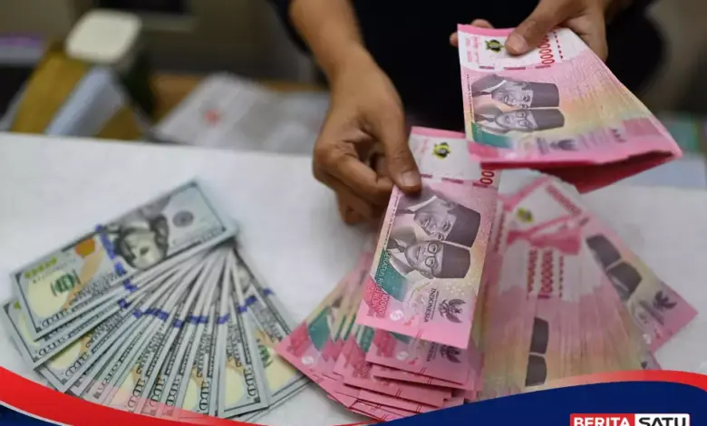 Rupiah Terseret Dolar AS Menguat, Pagi Ini Tembus Rp 17.959