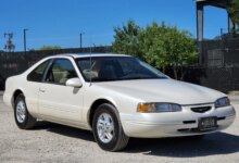 Ford Thunderbird LX 1996 Ini Masih Jalan Halus, Tapi Jelas Butuh Sentuhan Serius