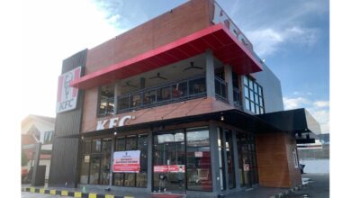 Seluruh Gerai KFC Di Palu Dipasangi Spanduk Sanksi, Pajak Telat Disetor Berulang Kali